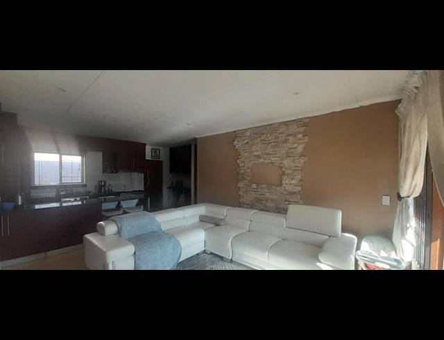 3 BEDROOM PROPERTY TO RENT IN THATCHFIELD